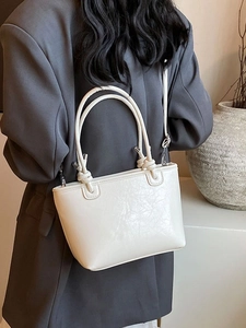 Fashion Metallic Wrinkled Bucket Bag For Women Minimalist PU Leather Crossbody Bag With Knotted Handle Silver Gold Black White