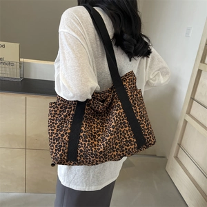 Bolso Tote de Lona con Estampado de Leopardo para Mujer Bolso de Hombro de Gran Capacidad Bolso de Mano Casual con Bolsillos Laterales Cierre de Cremallera