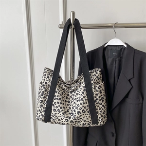 Bolso tote de lona con estampado de leopardo para mujer con correas negras y bolsillo lateral
