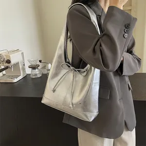 Women Large Capacity PU Leather Hobo Shoulder Bag With Bowknot Heart Decor Silver Metallic Tote Bag For Daily Commute