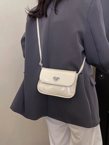 Fashion Women PU Leather Crossbody Bag Heart Shaped Metal Lock Small Square Shoulder Bag For Daily Commuting Simple Stylish Handbag