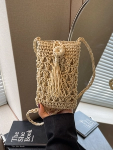 Women Straw Woven Crossbody Bag Hollow Out Mobile Phone Bag With Tassels Summer Beach Vacation Bohemian Style Shoulder Bag