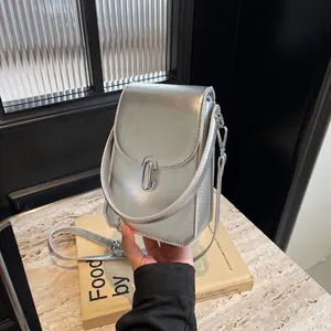 Mini Sac de Téléphone Portable pour Femmes en Cuir PU Brillant Sac Bandoulière Mode Avec Boucle en Métal Argenté Street Style
