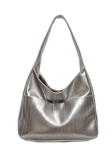 Sac hobo argenté métallisé avec texture plissée et design spacieux de bandoulière