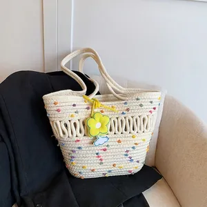 Sac Cabas Tissé Grande Capacité pour Femmes Blanc Cassé Pois Multicolores Sac à Épaule Ajouré Avec Pendentif Fleur Sac à Main de Plage Été