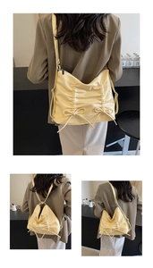Viste dettagliate della borsa arricciata giallo chiaro con fiocchi come zaino e tracolla