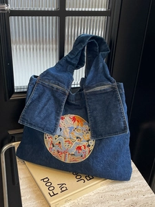 Grand sac cabas en denim avec broderie chinoise exquise de dragon et large bandoulière