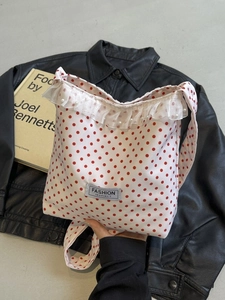 Borsa a tracolla a pois con volant in pizzo e perle decorative da donna