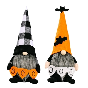 Set di due gnomi di Halloween con bandiere BOO e cappelli a punta festivi