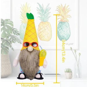 Vista dettagliata dello gnomo estivo ananas con dimensioni di 34 cm di altezza