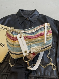 Bohemian multicolored straw cylinder bag with gold chain and floral pendant decoration
