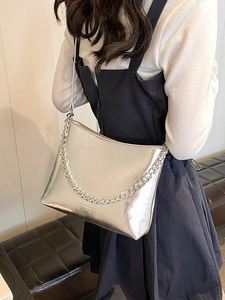 Sac à Épaule en Cuir PU Métallique pour Femmes avec Chaîne Texture Froissée Brillante Sac Seau Sac Sous le Bras Mode Besace pour le Quotidien