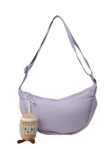 Sac bandoulière demi-lune en nylon violet clair avec sangle réglable et charme en peluche