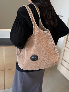 Grand sac cabas en denim marron vintage avec logo nœud métallique pour femmes