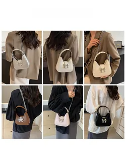 Collage de sacs à bandoulière tendance avec nœud métallique et chaîne en six coloris