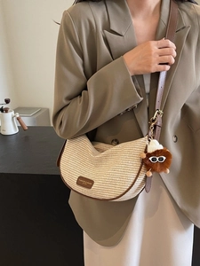 Women Large Capacity Woven Hobo Shoulder Bag With Monster Pendant Straw Crossbody Bag Casual Fashion Commuting Zipper Purse