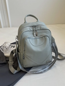 Sac à dos femme en cuir souple vert grisâtre avec texture litchi et larges sangles