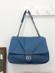 Grand sac fourre-tout en denim avec chaîne argentée et rabat matelassé décontracté