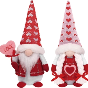 Gnomi di San Valentino in peluche fatti a mano con cuori e decorazione scritta LOVE