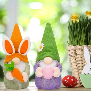 Paasknuffels set met konijnenoren wortel en paasei voor feestelijke huisdecoratie