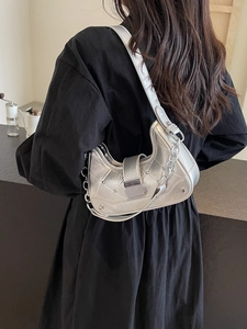 Fashion Quilted Hobo Shoulder Bag For Women Rivet Chain Strap Metal Buckle Crescent Underarm Bag Street Fashion PU Handbag