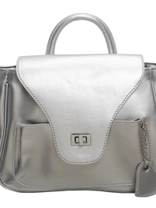 Sac à dos chaîne argenté minimaliste avec finition métallique et fermoir rotatif