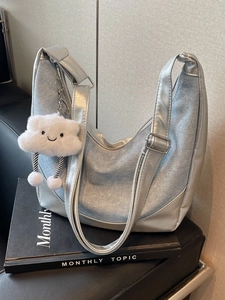 Women Denim Patchwork Hobo Bag Large Capacity Underarm Shoulder Bag With Cloud Charm Adjustable Strap Crossbody Bag