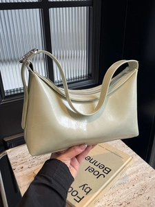 Bolso de hombro chic verde pistacho en cuero PU para mujer con diseño de media luna minimalista