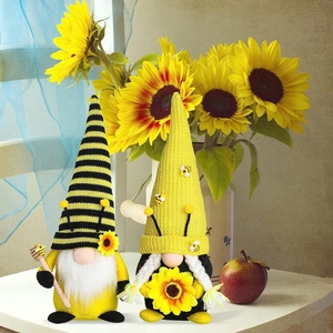 Coppia di gnomi ape con girasoli e bastoncino per miele per decorazioni estive per casa
