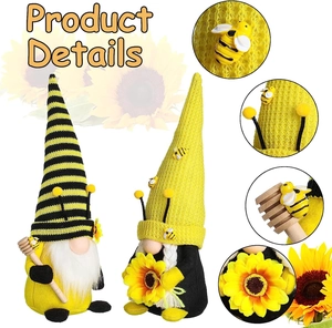 Dettaglio di gnomi ape con texture a maglia, girasole e accessori per il miele