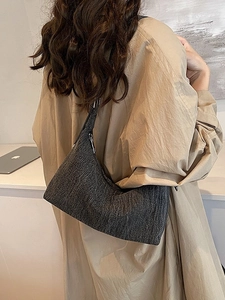Women Casual Denim Hobo Shoulder Bag Retro Pleated Underarm Bag Simple Solid Color Zip Closure Handbag Daily Use