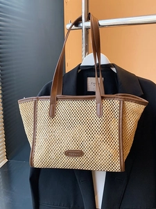 Grand sac cabas en paille tissée avec anses en cuir marron pour vacances d'été