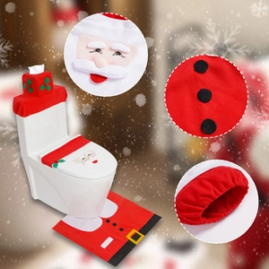 Detailansicht des Weihnachtsmann-Toilettendeckel-Sets mit Stickerei und Gummizug-Passform