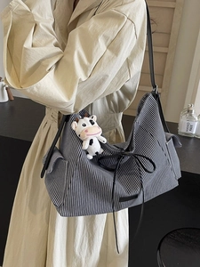 Borsa Tote in Tela a Righe di Grande Capacità da Donna Con Ciondolo a Forma di Mucca in Peluche e Decorazione a Fiocco Moda Borsa a Tracolla