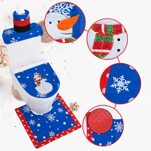Details der rutschfesten Unterseite und Schneemann-Stickerei des blauen WC-Sets