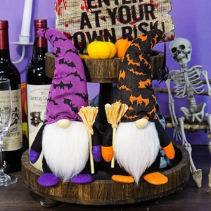 Halloween Gesichtsloser Gnom Plüschpuppe Mit Fledermausmuster Hut Spinnenanhänger Und Minibesen Tischdekoration Festliches Geschenk