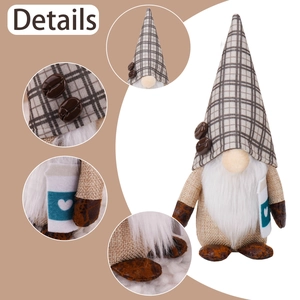 Détails d'un nain de café avec bonnet à carreaux, barbe et accessoire de tasse de café