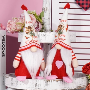 Set de gnomos de San Valentín con diseño de Cupido y texto Love You Forever