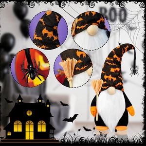 Details des Halloween-Zwergs mit Fledermaus-Hut, Spinne-Anhänger und Mini-Besen