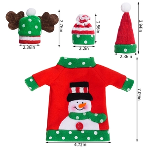 Set copribottiglie natalizi con maglione pupazzo di neve e cappelli in maglia