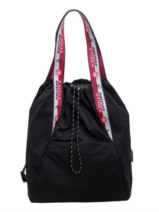 Bolso tote de nailon negro con cordón y correas de hombro tricolores rojo y rosa