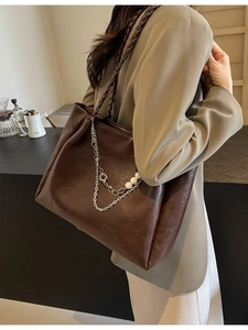 Women Large Capacity Tote Bag PU Leather Woven Handle Shoulder Bag With Artificial Pearl Flower Chain Charm Casual Travel Handbag