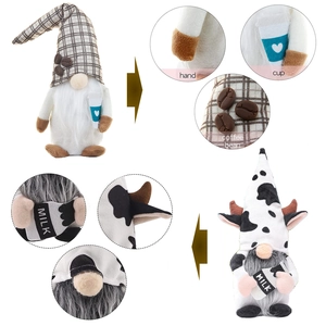 Gnomi in stile nordico a tema caffè e latte con cappelli a quadri e macchie di mucca