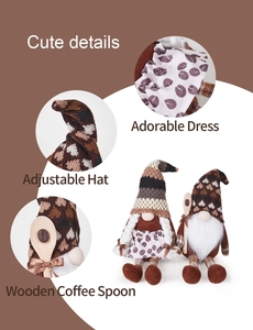 Detailansicht der Kaffee-Wichtel mit verstellbaren Hüten, bedrucktem Kleid und Holzlöffel