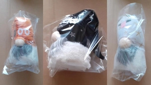Trois gnomes d'Halloween lumineux emballés individuellement dans des sacs plastiques