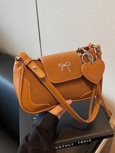 Borsa a Tracolla Piccola Quadrata in Pelle PU Retro da Donna Elegante Borsa Sottobraccio con Fiocco e Pendaglio a Cuore