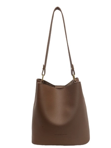 Braune Beuteltasche aus Leder mit Litschi-Maserung und verstellbarem Schultergurt