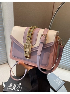 Chic tricolor contrast flap crossbody bag with bold gold chain and adjustable strap