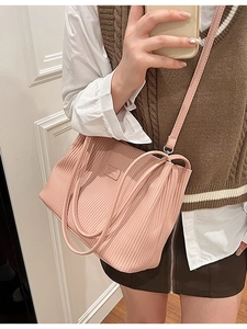 Large Capacity Pleated PU Leather Tote Bag For Women Fashion Casual Shoulder Crossbody Bag Daily Commuting Student Handbag
