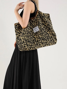 Vintage leopard print oversized tote bag for women with high-capacity canvas shoulder design